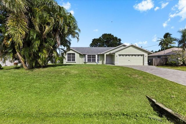 2923 SE Bella Rd, Port St Lucie, FL 34984