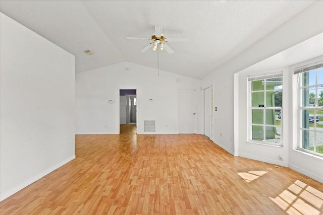 2923 SE Bella Rd, Port St Lucie, FL 34984