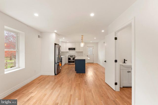 1090 EDDYSTONE AVE, Eddystone, PA 19022