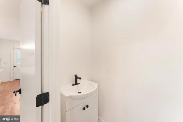 1090 EDDYSTONE AVE, Eddystone, PA 19022