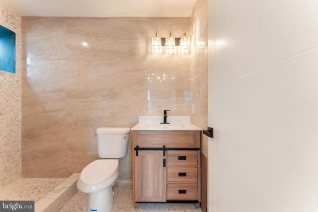 1090 EDDYSTONE AVE, Eddystone, PA 19022