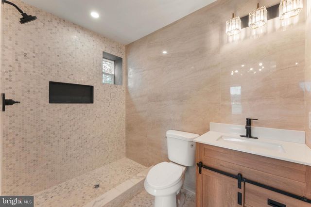 1090 EDDYSTONE AVE, Eddystone, PA 19022