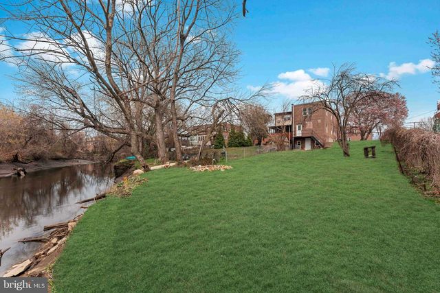 1090 EDDYSTONE AVE, Eddystone, PA 19022