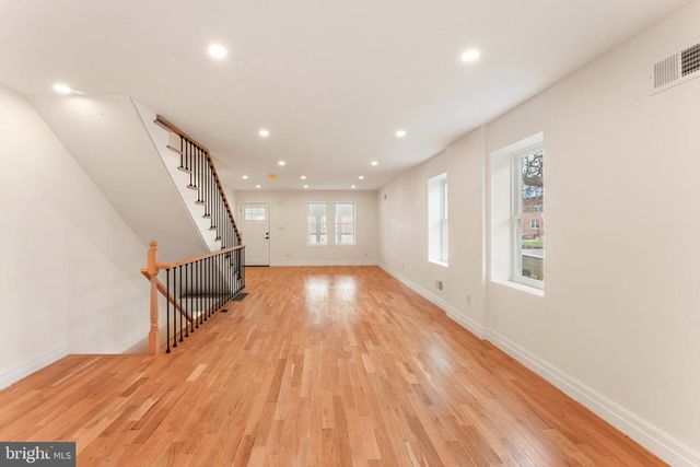 1090 EDDYSTONE AVE, Eddystone, PA 19022