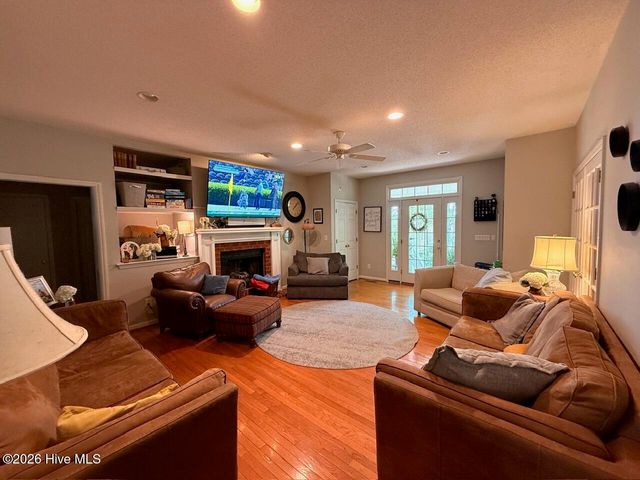109 Sweetbriar Court, West End, NC 27376