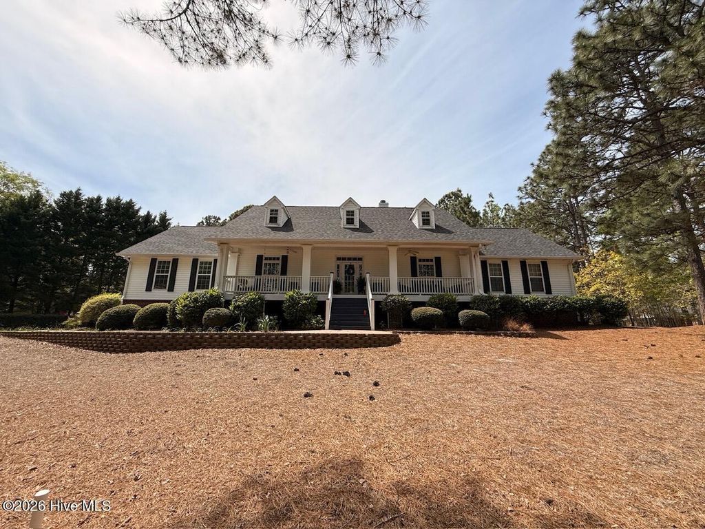 109 Sweetbriar Court, West End, NC 27376
