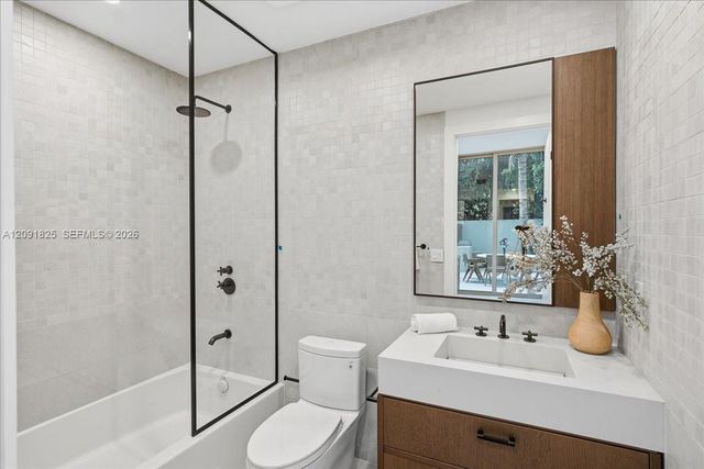2200 Brickell Avenue GV04, Miami, FL 33129