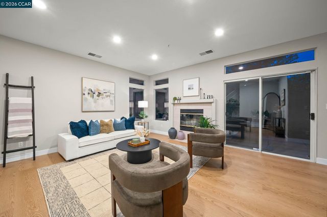 210 Ivywood Dr, Walnut Creek, CA 94598