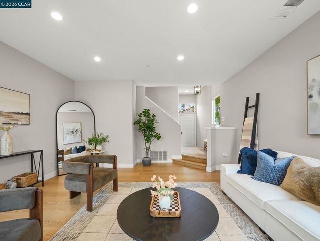 210 Ivywood Dr, Walnut Creek, CA 94598
