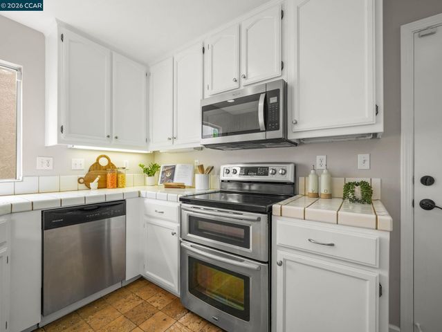 210 Ivywood Dr, Walnut Creek, CA 94598