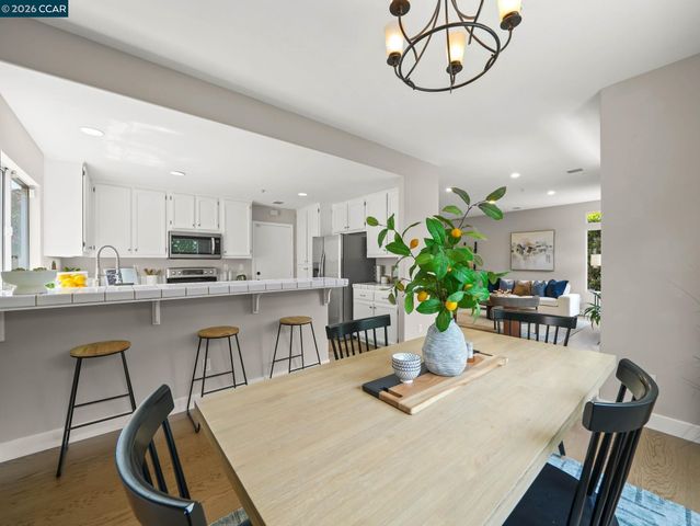 210 Ivywood Dr, Walnut Creek, CA 94598