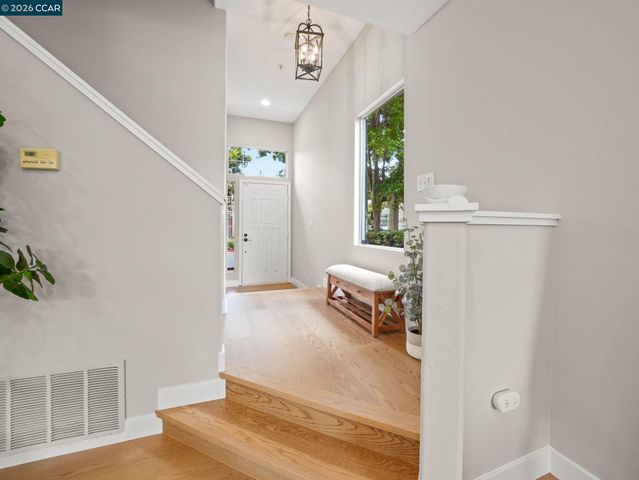 210 Ivywood Dr, Walnut Creek, CA 94598