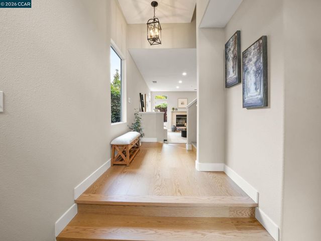 210 Ivywood Dr, Walnut Creek, CA 94598