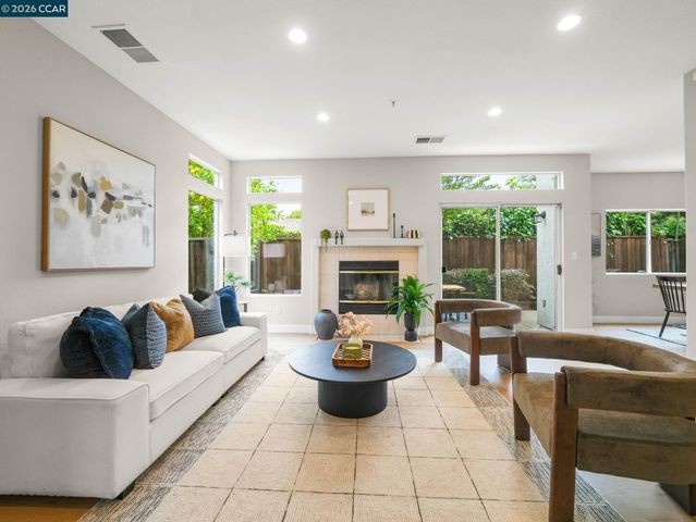 210 Ivywood Dr, Walnut Creek, CA 94598