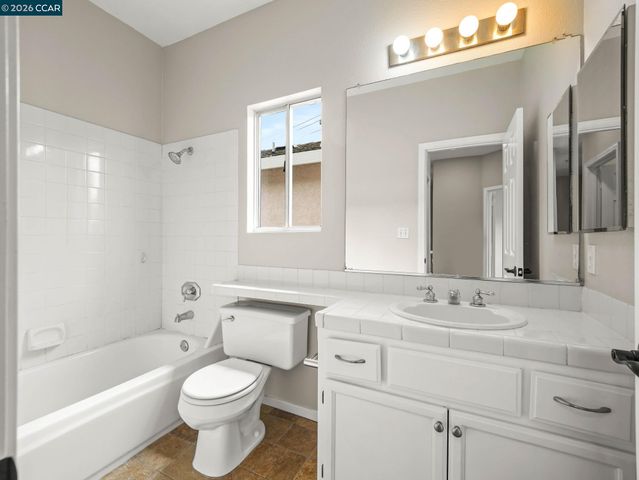 210 Ivywood Dr, Walnut Creek, CA 94598