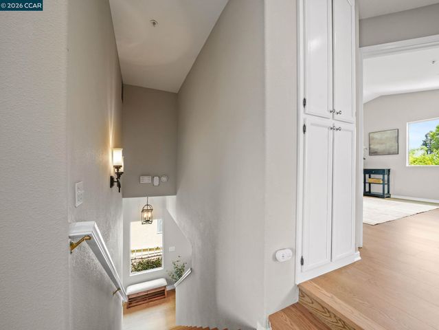 210 Ivywood Dr, Walnut Creek, CA 94598