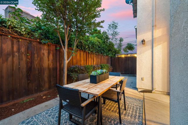 210 Ivywood Dr, Walnut Creek, CA 94598