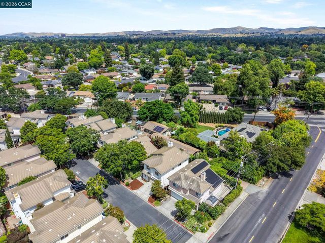 210 Ivywood Dr, Walnut Creek, CA 94598