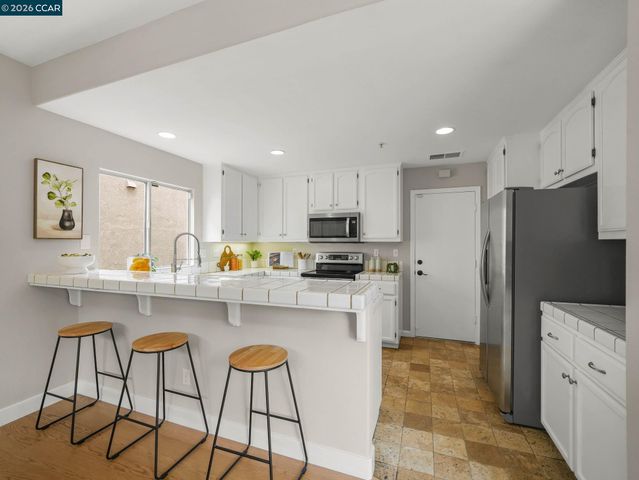 210 Ivywood Dr, Walnut Creek, CA 94598
