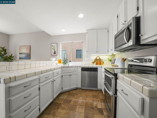 210 Ivywood Dr, Walnut Creek, CA 94598