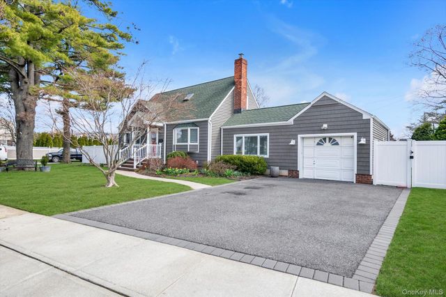 9 Aster Avenue, Merrick, NY 11566
