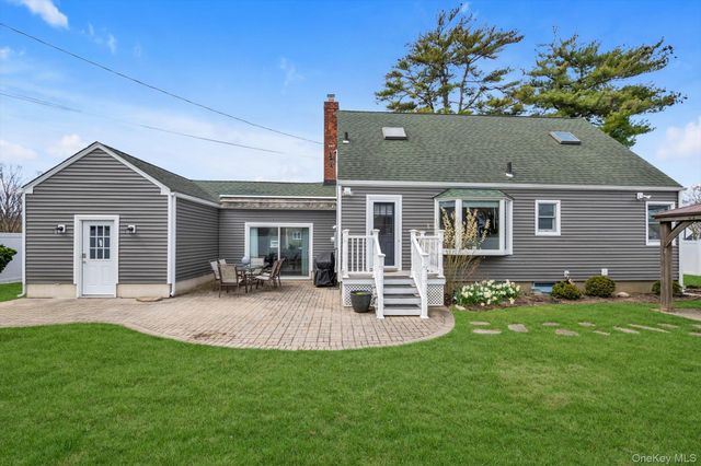 9 Aster Avenue, Merrick, NY 11566