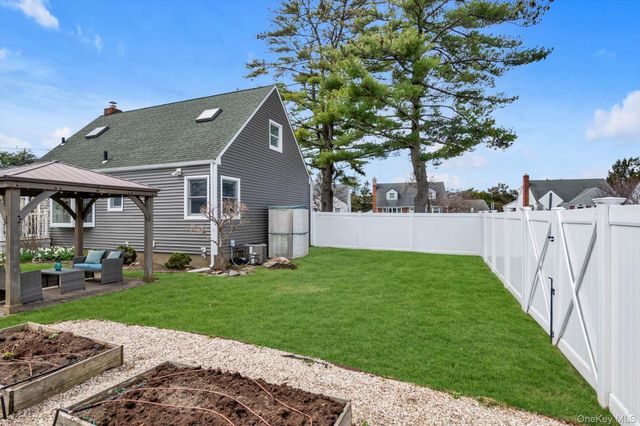 9 Aster Avenue, Merrick, NY 11566
