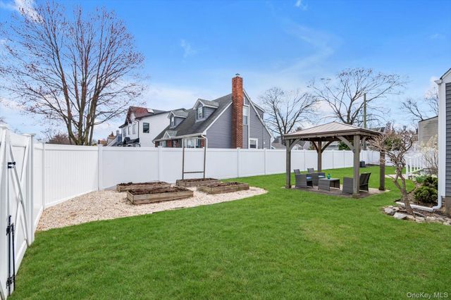 9 Aster Avenue, Merrick, NY 11566
