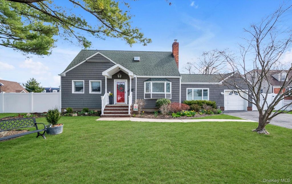 9 Aster Avenue, Merrick, NY 11566