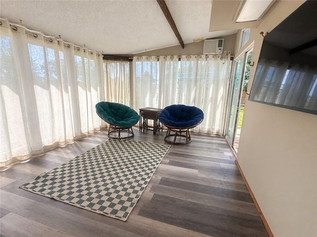 2121 NW Hidden Pointe Court, Blue Springs, MO 64015