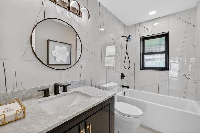 241 BAY ROAD, Mount Dora, FL 32757