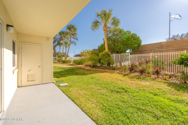 145 N Halifax Ave Apt 105, Daytona Beach, FL 32118