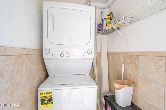 145 N Halifax Ave Apt 105, Daytona Beach, FL 32118