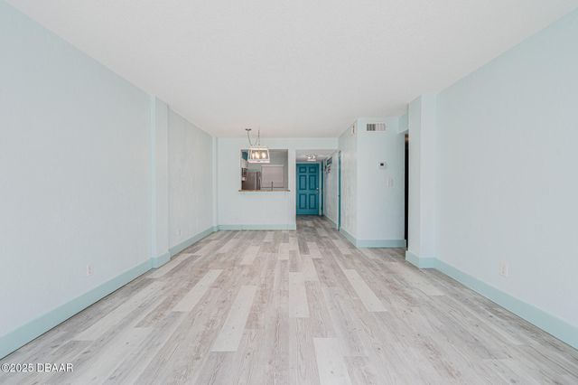 145 N Halifax Ave Apt 105, Daytona Beach, FL 32118