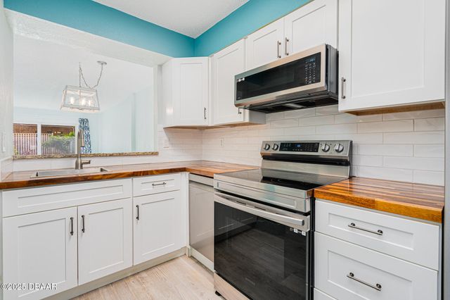 145 N Halifax Ave Apt 105, Daytona Beach, FL 32118