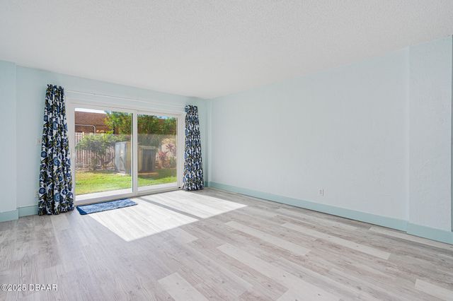 145 N Halifax Ave Apt 105, Daytona Beach, FL 32118