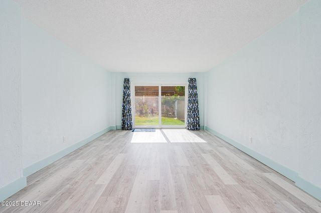 145 N Halifax Ave Apt 105, Daytona Beach, FL 32118