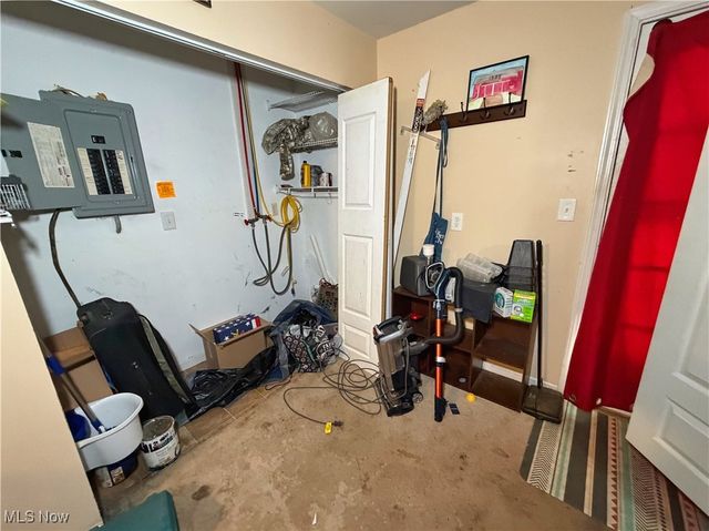 47823 Lincoln Street, Calcutta, OH 43920