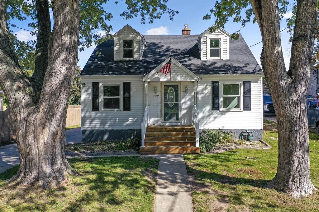 1449 CASS STREET, Green Bay, WI 54301