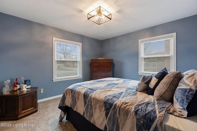 25 Hallsdale Dr, Louisville, KY 40220