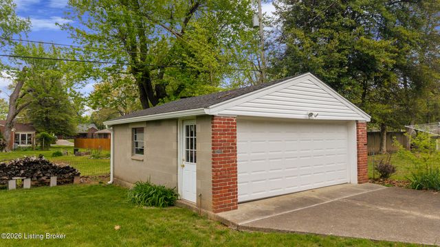 25 Hallsdale Dr, Louisville, KY 40220