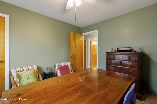 25 Hallsdale Dr, Louisville, KY 40220