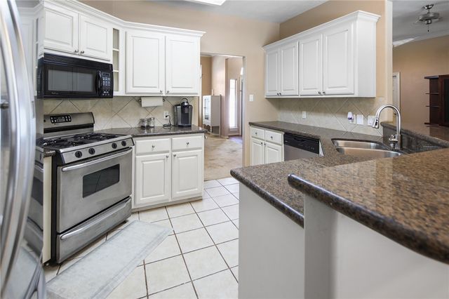 2051 Ravenstone Loop, College Station, TX 77845