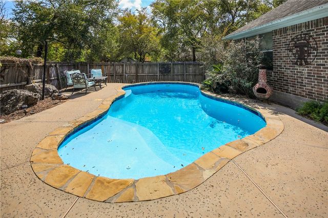 2051 Ravenstone Loop, College Station, TX 77845