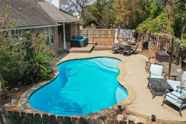 2051 Ravenstone Loop, College Station, TX 77845