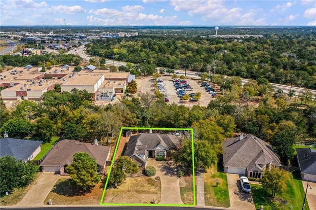 2051 Ravenstone Loop, College Station, TX 77845