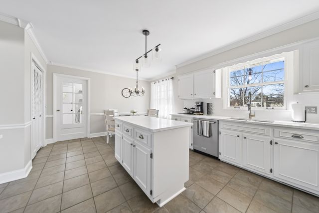 116 Lake Vista Dr, Hendersonville, TN 37075