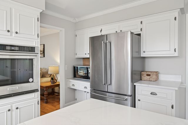 116 Lake Vista Dr, Hendersonville, TN 37075