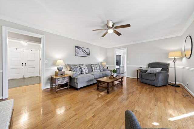 116 Lake Vista Dr, Hendersonville, TN 37075