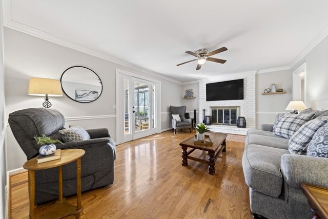 116 Lake Vista Dr, Hendersonville, TN 37075